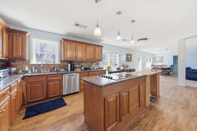 23600 Brazos Estates Road, Hempstead, TX 77445