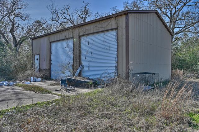 23600 Brazos Estates Road, Hempstead, TX 77445