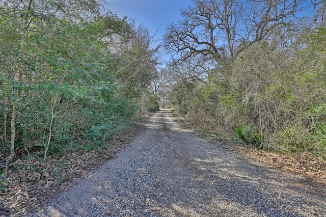 23600 Brazos Estates Road, Hempstead, TX 77445
