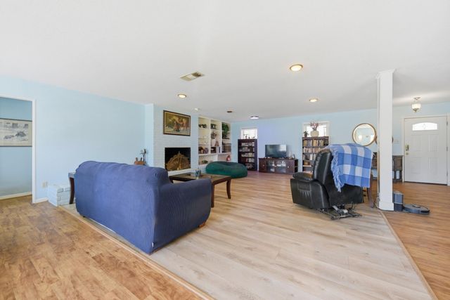 23600 Brazos Estates Road, Hempstead, TX 77445