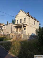549 Hartford Street, Perth Amboy, NJ 08861
