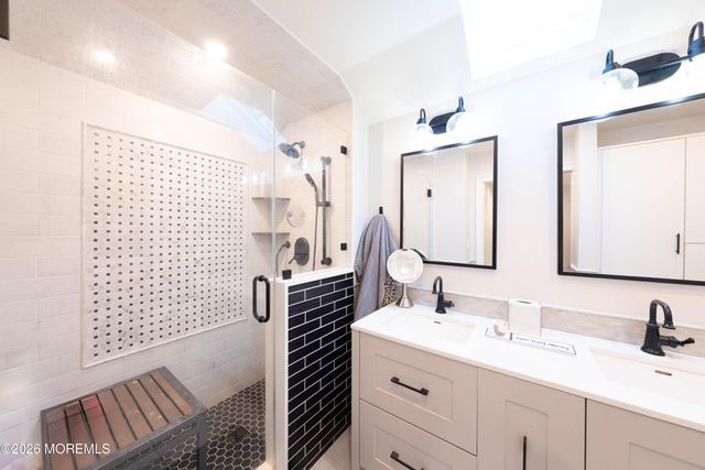 19 Kentucky Way, Freehold, NJ 07728