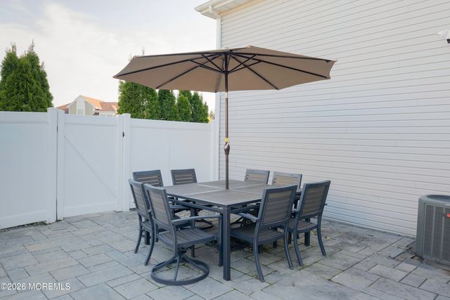 19 Kentucky Way, Freehold, NJ 07728