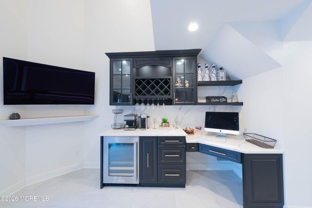 19 Kentucky Way, Freehold, NJ 07728