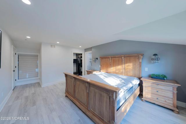 19 Kentucky Way, Freehold, NJ 07728