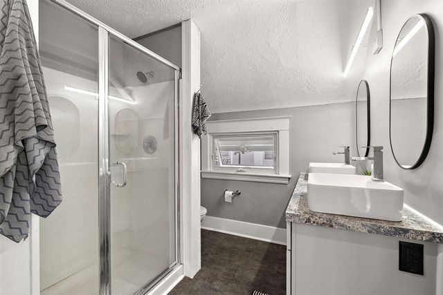 637 Fairview Avenue, Grand Rapids, MI 49503