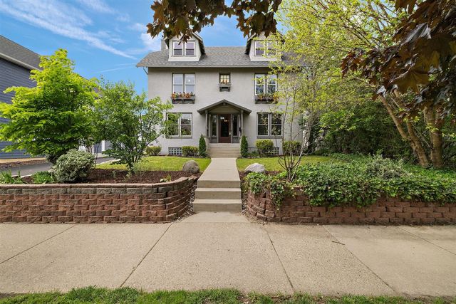 637 Fairview Avenue, Grand Rapids, MI 49503