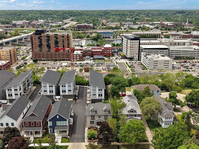 637 Fairview Avenue, Grand Rapids, MI 49503