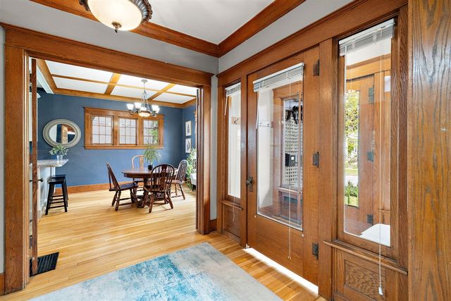 637 Fairview Avenue, Grand Rapids, MI 49503