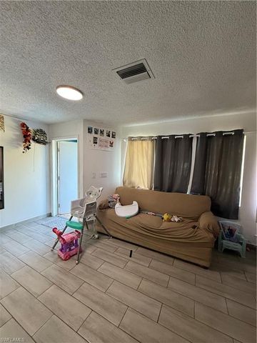 11401-403 Char Ann DR # 403, Fort Myers, FL 33908