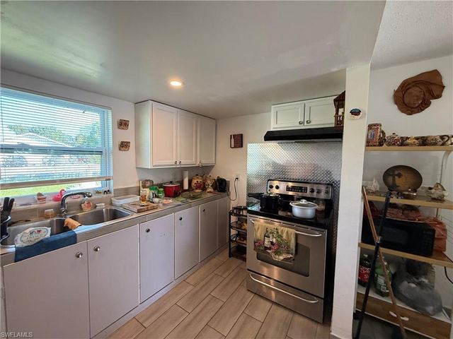 11401-403 Char Ann DR # 403, Fort Myers, FL 33908