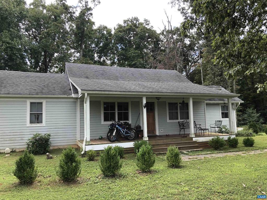 9702 HATTON FERRY RD, Scottsville, VA 24590