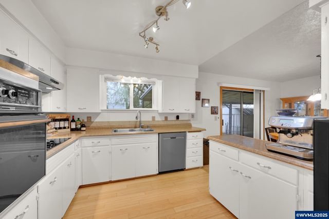 2617 Fulton St SE St, Albany, OR 97322