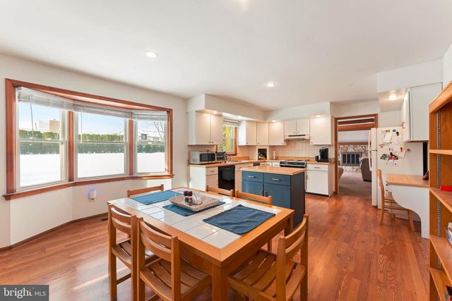 98 VERMEER DR, Holland, PA 18966