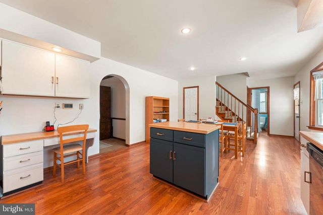 98 VERMEER DR, Holland, PA 18966