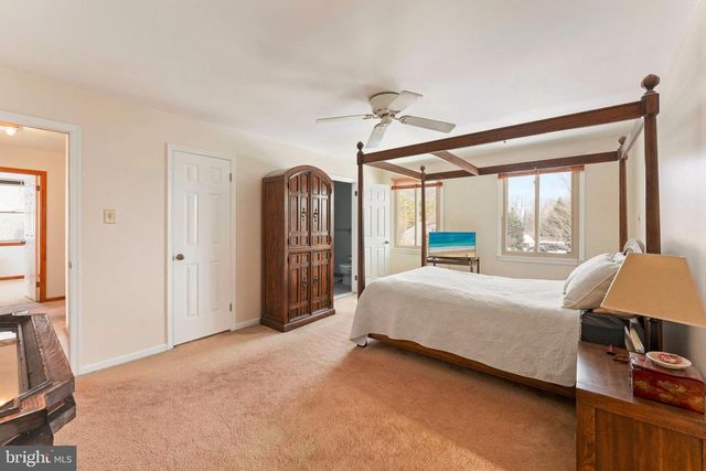 98 VERMEER DR, Holland, PA 18966