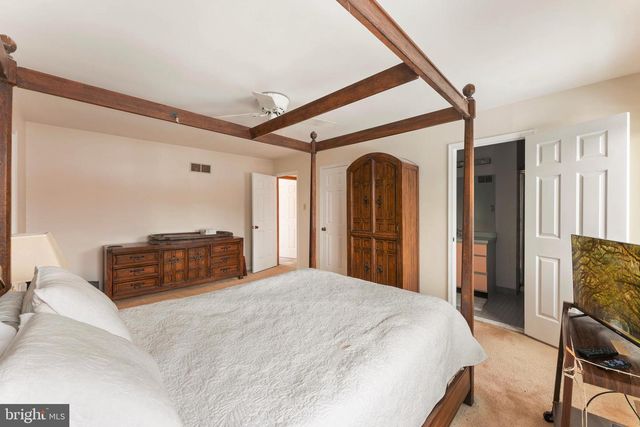 98 VERMEER DR, Holland, PA 18966