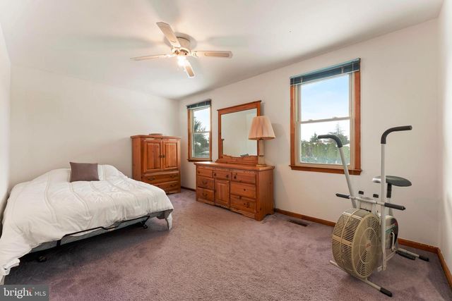 98 VERMEER DR, Holland, PA 18966