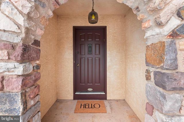 98 VERMEER DR, Holland, PA 18966