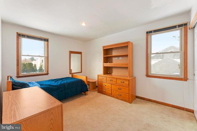 98 VERMEER DR, Holland, PA 18966