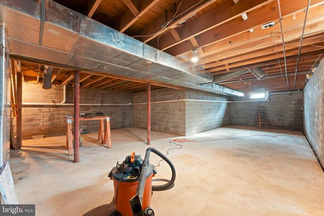 98 VERMEER DR, Holland, PA 18966