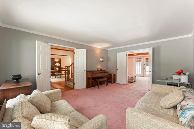 98 VERMEER DR, Holland, PA 18966