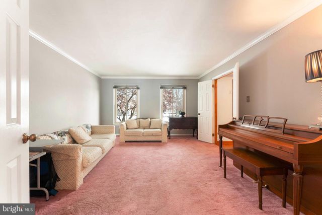 98 VERMEER DR, Holland, PA 18966