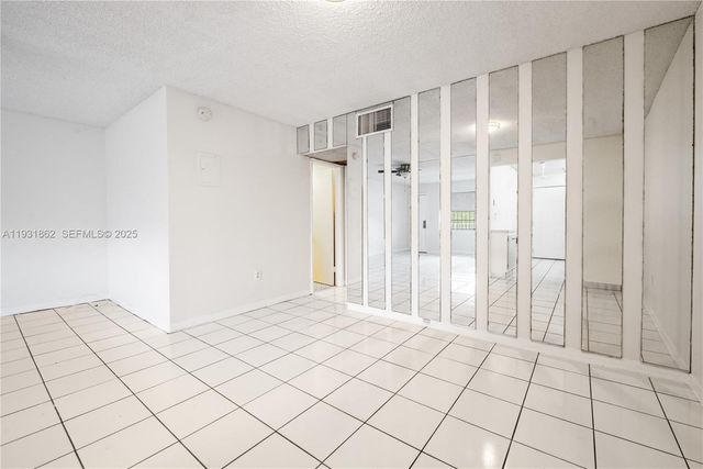 20310 NE 2nd Ave 24, Miami Gardens, FL 33179