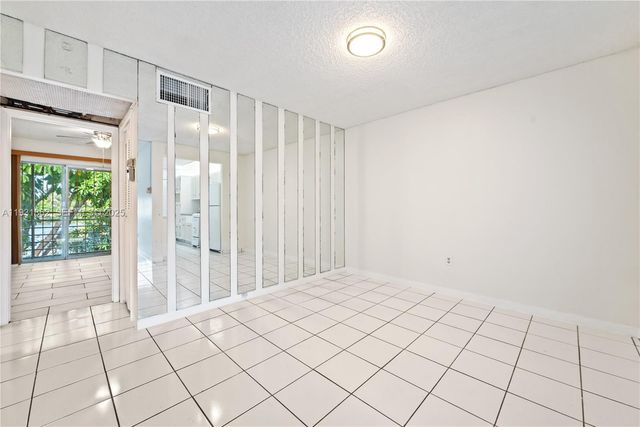 20310 NE 2nd Ave 24, Miami Gardens, FL 33179