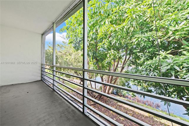 20310 NE 2nd Ave 24, Miami Gardens, FL 33179