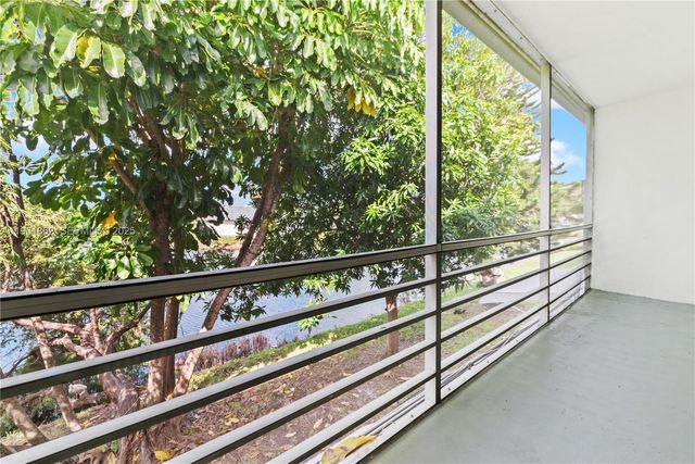 20310 NE 2nd Ave 24, Miami Gardens, FL 33179