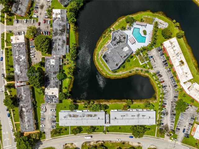 20310 NE 2nd Ave 24, Miami Gardens, FL 33179