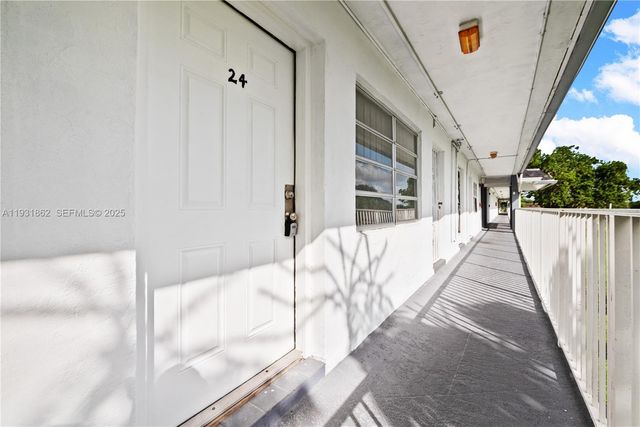 20310 NE 2nd Ave 24, Miami Gardens, FL 33179