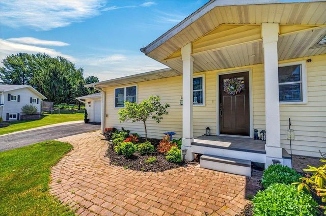 325 Heidi Court, New Glarus, WI 53574