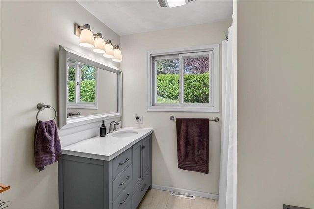 325 Heidi Court, New Glarus, WI 53574