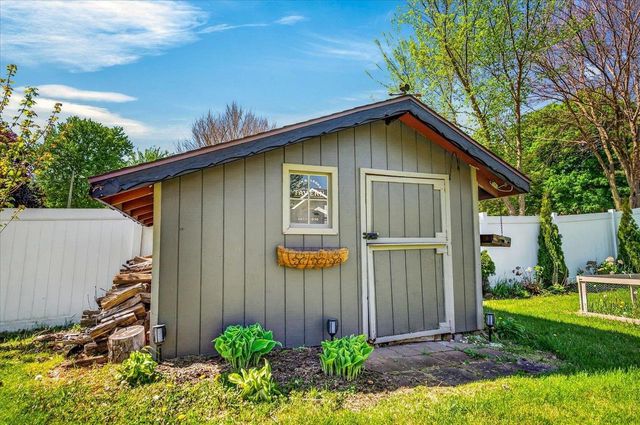 325 Heidi Court, New Glarus, WI 53574