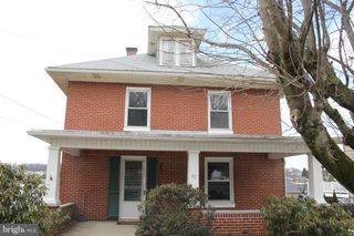40 S CONSTITUTION AVE, New Freedom, PA 17349