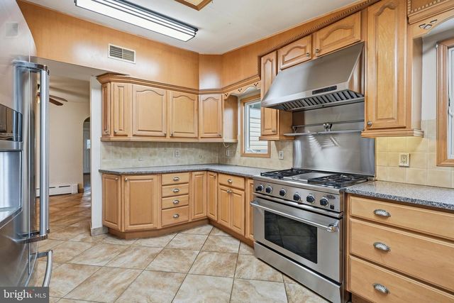 137 THROPP AVE, Hamilton, NJ 08610