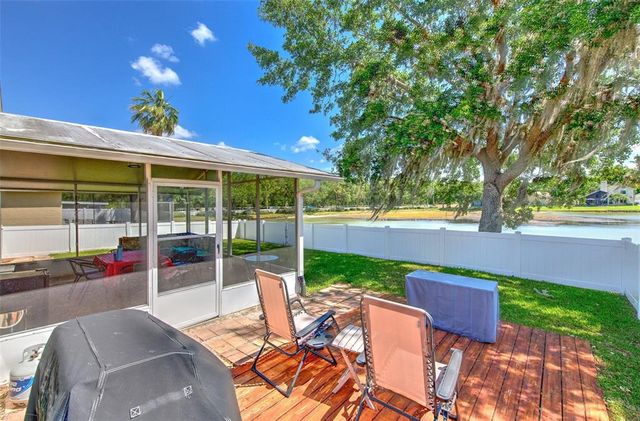 1624 MAXIMILIAN DRIVE, Wesley Chapel, FL 33543