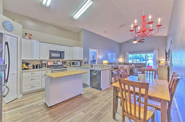1624 MAXIMILIAN DRIVE, Wesley Chapel, FL 33543