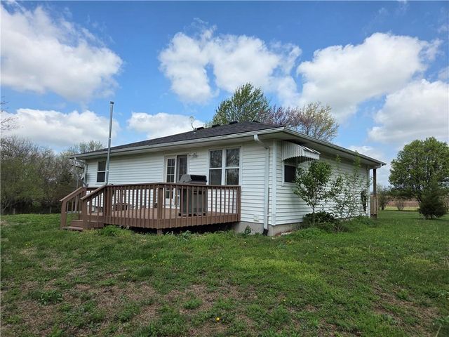 1404 SW 100th Road, Holden, MO 64040