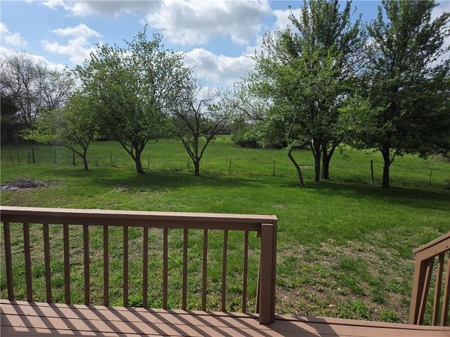 1404 SW 100th Road, Holden, MO 64040