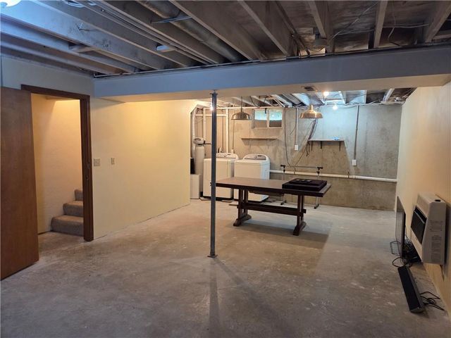 1404 SW 100th Road, Holden, MO 64040