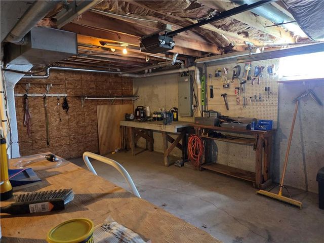 1404 SW 100th Road, Holden, MO 64040