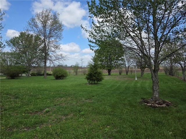 1404 SW 100th Road, Holden, MO 64040