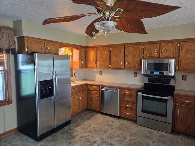 1404 SW 100th Road, Holden, MO 64040