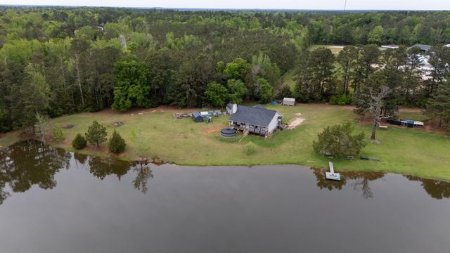 843 U.S. 25, Edgefield, SC 29824
