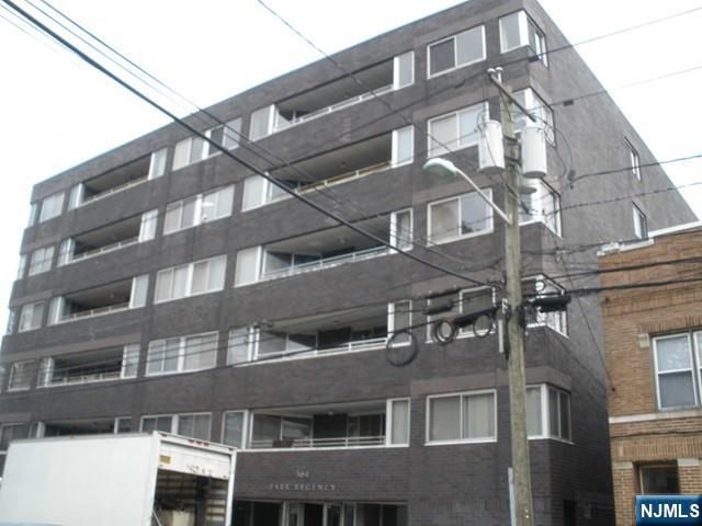 364 PALISADE Avenue 5E, Cliffside Park, NJ 07010