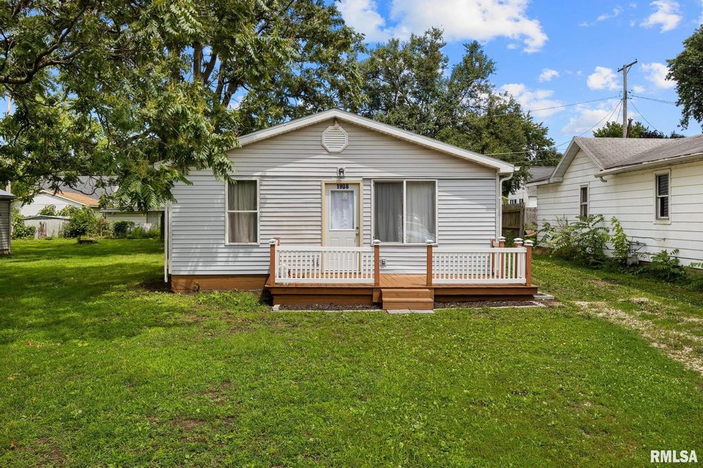 1908 AMERICAN Street, Pekin, IL 61554