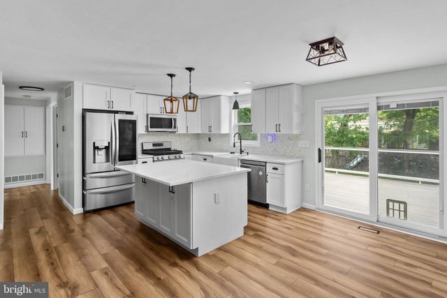 15 SALZANO DR, Hamilton, NJ 08690